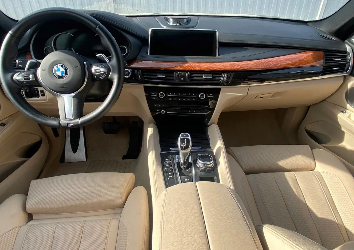 Перетяжка салона и торпедо BMW X6 (F16)